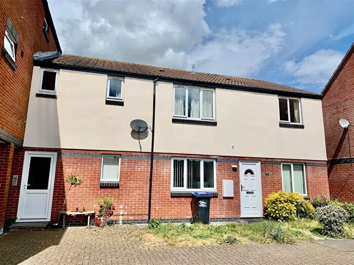 1 Bedroom Flat To Rent In Rochelle Court, Market Lavington, SN10