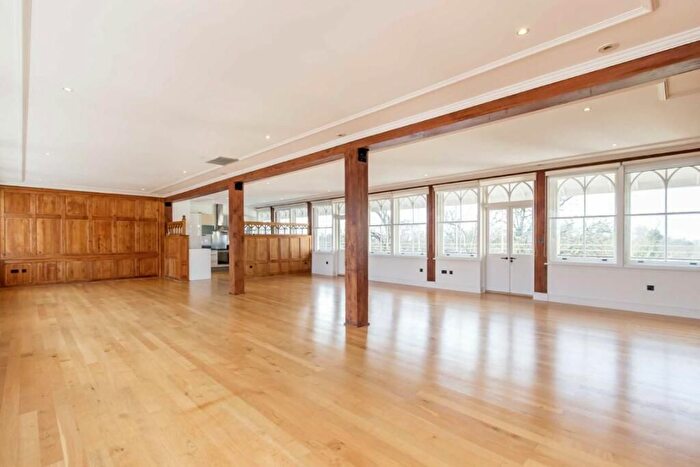 3 Bedroom Flat To Rent In North End Way, London, NW3