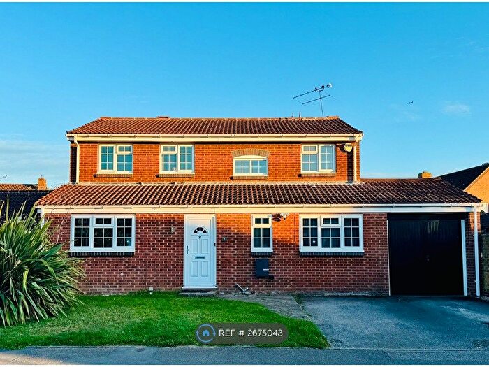 4 Bedroom Detached House To Rent In Bedford Close, Maidenhead, SL6