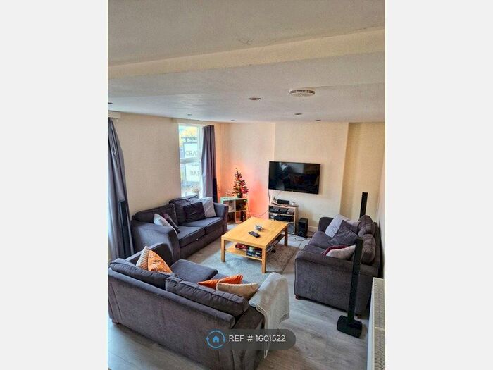 6 Bedroom Flat To Rent In Cemetery Road, Sheffield, S11