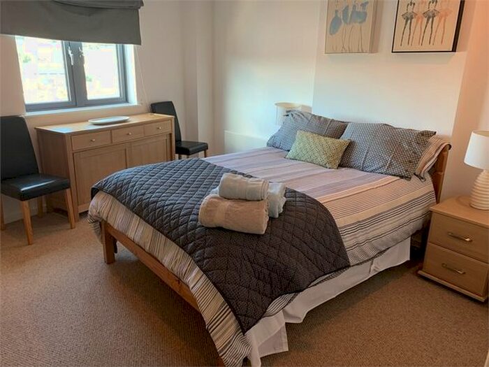 2 Bedroom Flat To Rent In South Quay, Kings Road, Swansea, SA1