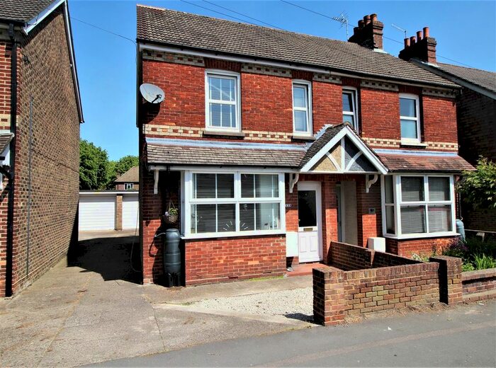 3 Bedroom Property To Rent In Crawley Road, Horsham, RH12