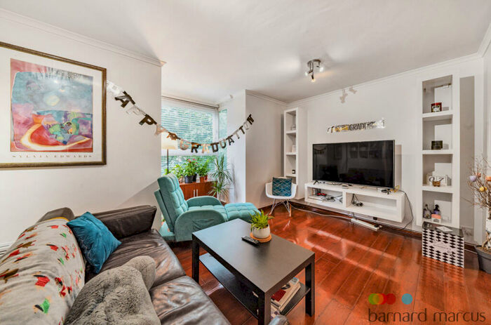 2 Bedroom Apartment To Rent In Sullivan Close, Clapham Junction, SW11