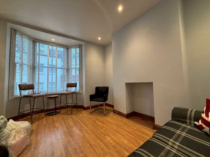 1 Bedroom Flat To Rent In Farm Road, Hove, BN3