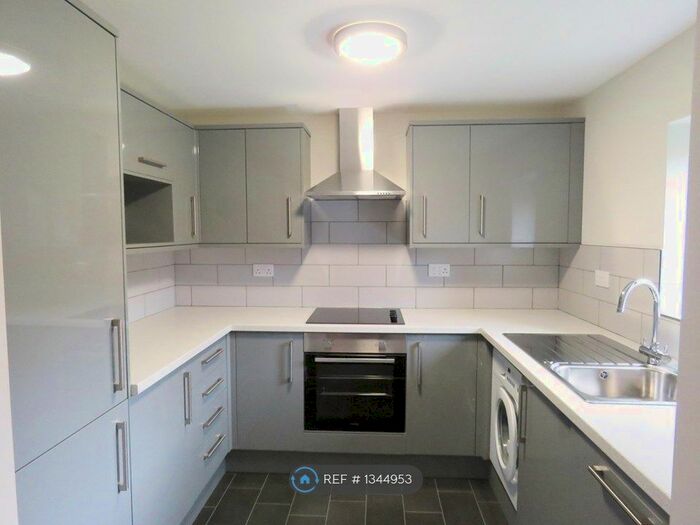 1 Bedroom Flat To Rent In The Approach, Northampton, NN5