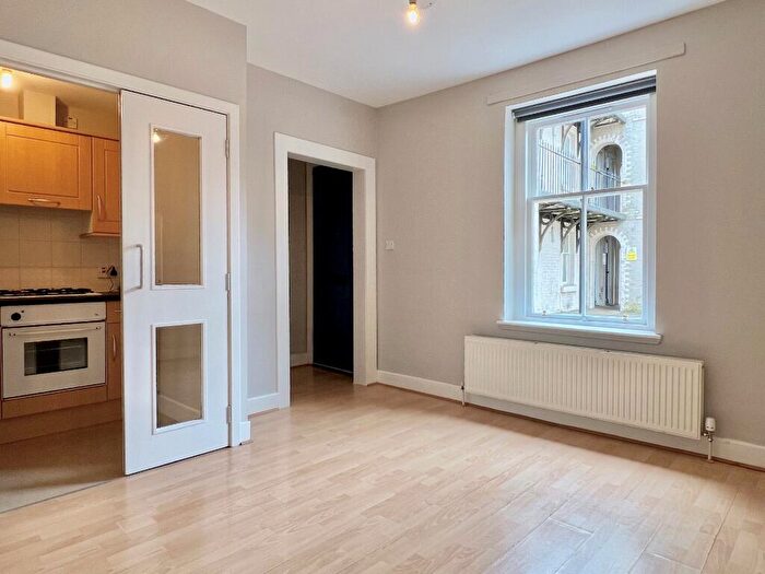 1 Bedroom Flat To Rent In Patriothall, Stockbridge, Edinburgh, EH3