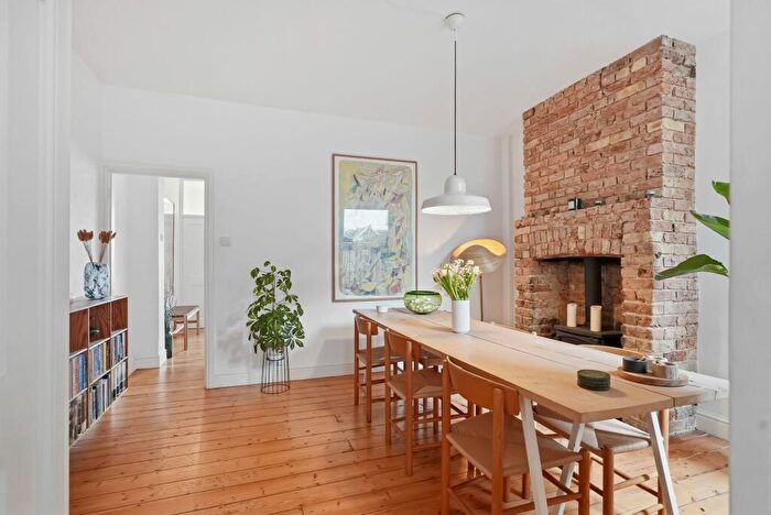3 Bedroom Terraced House For Sale In Benhill Road, Sutton, SM1