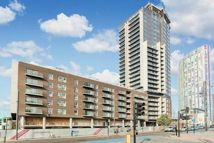 1 Bedroom Flat To Rent In High Street, Stratford, London, E15