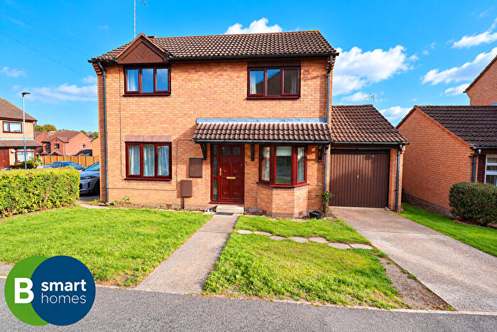 3 Bedroom Detached House For Sale In Caraway Grove, Swinton, S64