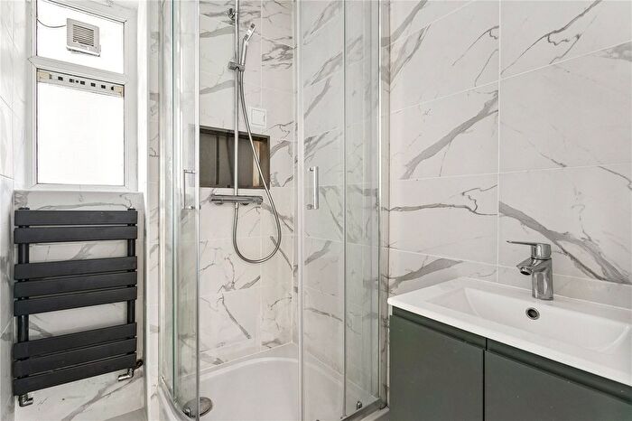 3 Bedroom Flat To Rent In Homerton Road, London, E9