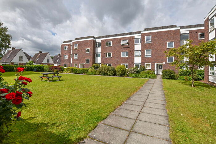 2 Bedroom Flat For Sale In Lancelyn Court, Spital, Wirral, CH63