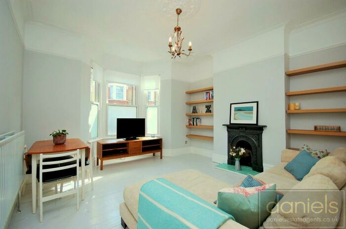 2 Bedroom Flat To Rent In Burns Road, Harlesden, NW10