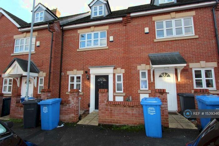 4 Bedroom Terraced House To Rent In Russell Street, Kettering, NN16