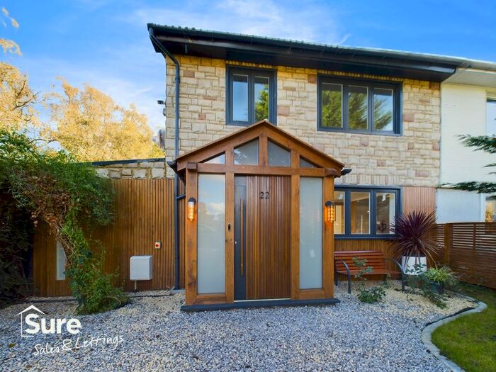 3 Bedroom Semi-Detached House To Rent In Tedder Road, Hemel Hempstead, Hertfordshire, HP2