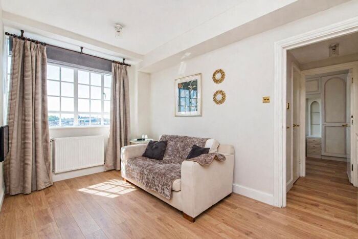 2 Bedroom Flat To Rent In Abbey Road, St John's Wood, London, NW8