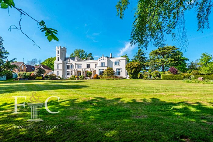 4 Bedroom End Of Terrace House For Sale In Beaumont Road, Broxbourne, Hertfordshire, EN10