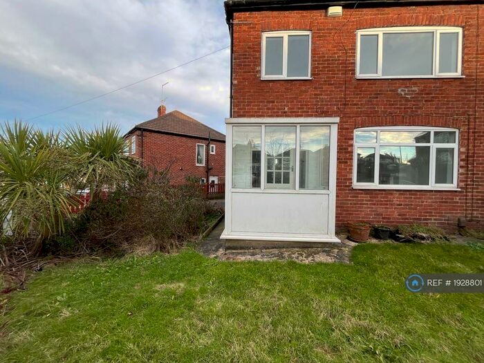 3 Bedroom Semi-Detached House To Rent In Woodland Road, Leeds, LS15