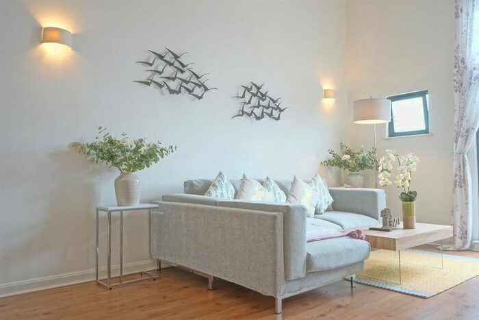 2 Bedroom Flat To Rent In St Stephens Court, Maritime Quarter, Swansea, SA1