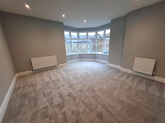 3 Bedroom Apartment To Rent In Spring Gardens, Buxton, SK17