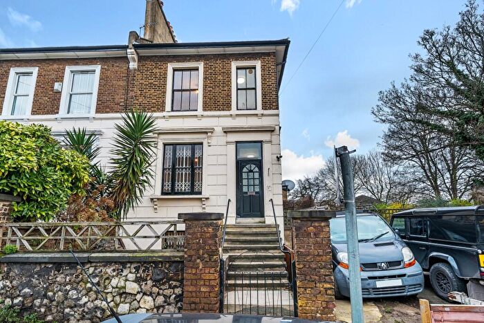 Flat To Rent In Marischal Road, London, SE13