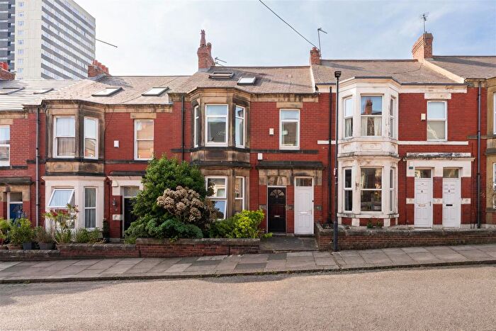 4 Bedroom Flat For Sale In Wolseley Gardens, Jesmond, Newcastle Upon Tyne, NE2