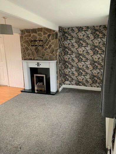 2 Bedroom Cottage To Rent In Little Horton Lane, Bradford, BD5