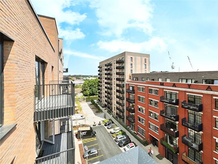 1 Bedroom Flat To Rent In Hayes, London, UB3