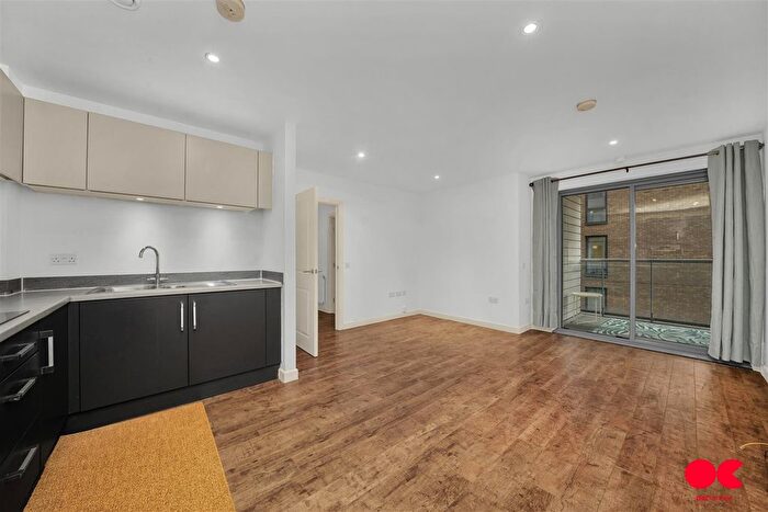 2 Bedroom Flat To Rent In Lindfield Street, London, E14