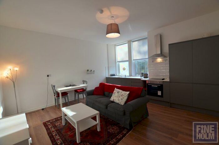 2 Bedroom Flat To Rent In Paisley Road West, Cessnock, Glasgow, Lanarkshire, G51