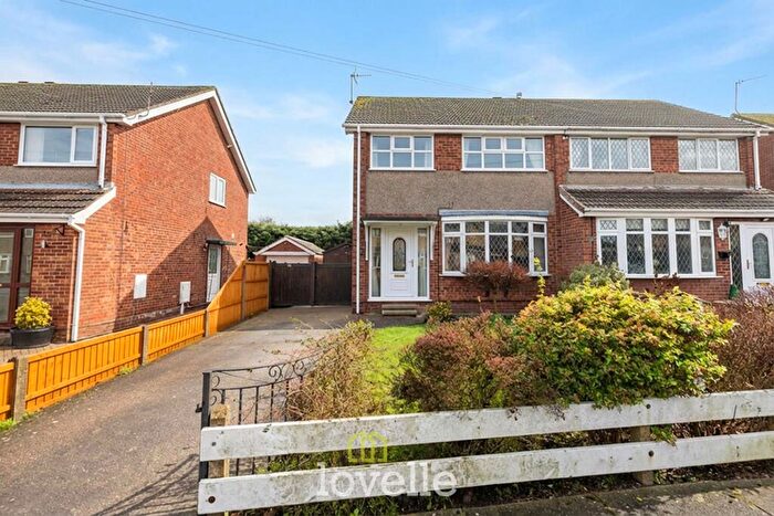 3 Bedroom Semi-Detached House For Sale In Cherry Tree Crescent, Grimsby, DN34