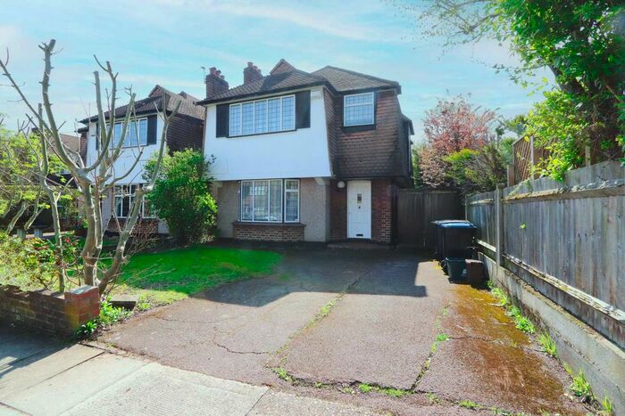 4 Bedroom Property To Rent In Wilton Grove, New Malden, KT3