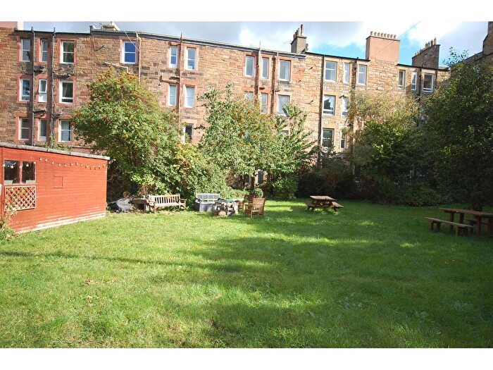 2 Bedroom Flat To Rent In Wheatfield Road, Gorgie, Edinburgh, EH11