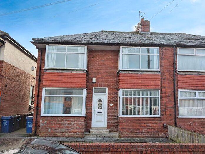 2 Bedroom Flat For Sale In Silver Lonnen, Fenham, Newcastle Upon Tyne, NE5