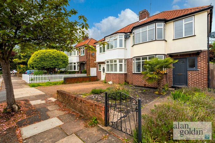 3 Bedroom Semi-Detached House To Rent In Oakhampton Road, London, NW7