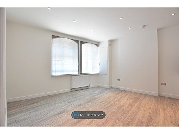 1 Bedroom Flat To Rent In Farley Hill, Luton, LU1
