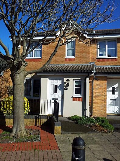 3 Bedroom Semi-Detached House To Rent In Windsor Road, Gillingham, ME7