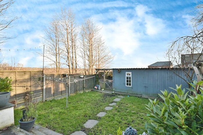 3 Bedroom Semi-Detached House For Sale In Wedgwood Road, Clifton, Swinton, Manchester, M27