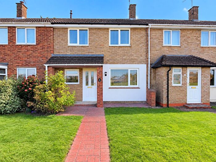 3 Bedroom Terraced House For Sale In Pevensey Walk, Corby, NN18