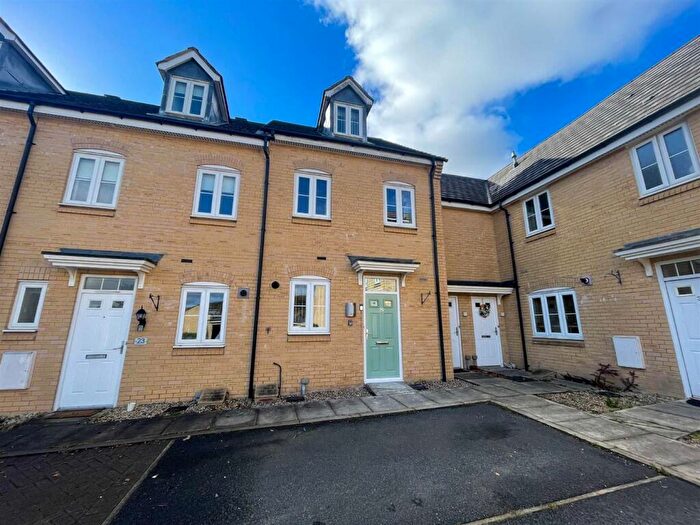 3 Bedroom Terraced House To Rent In Otterhole Close Buxton Derbyshire, SK17
