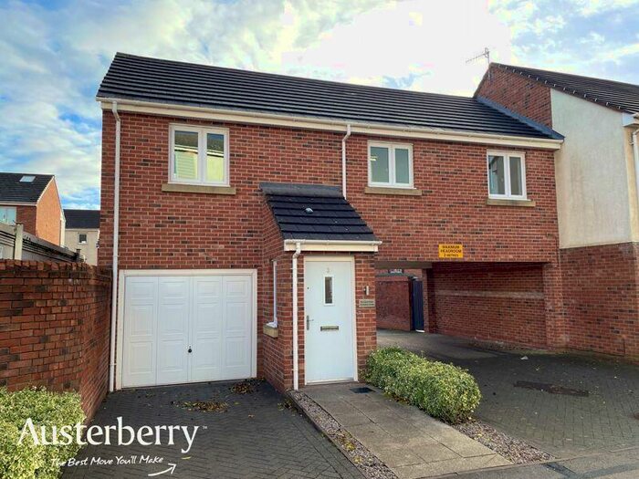 2 Bedroom Coach House To Rent In Poundlock Avenue, Hanley, Stoke-On-Trent, ST1