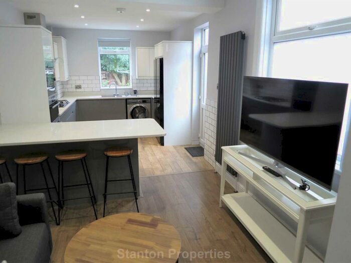 5 Bedroom Semi-Detached House To Rent In See Video Tour, &# Pppw Wellington Road, Fallowfield, M14