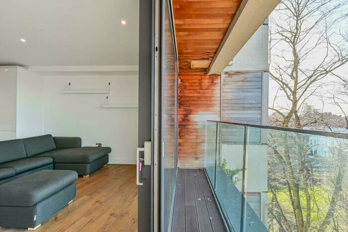 2 Bedroom Flat To Rent In Prince Of Wales Road, Kentish Town, London, NW5