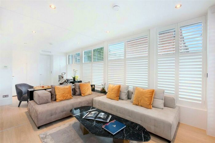 3 Bedroom House To Rent In Halliford Street, London, N1