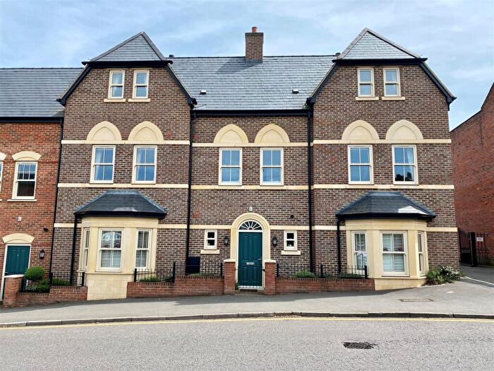 2 Bedroom Apartment To Rent In Birch Place, Berkhamsted, HP4