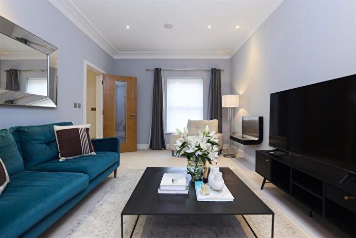 4 Bedroom Semi-Detached House To Rent In Queensbury Gardens, Ascot, SL5
