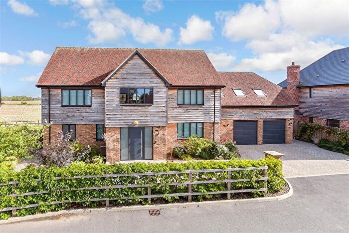6 Bedroom Detached House For Sale In Elizabeth Drive, Woodnesborough, Sandwich, Kent, CT13