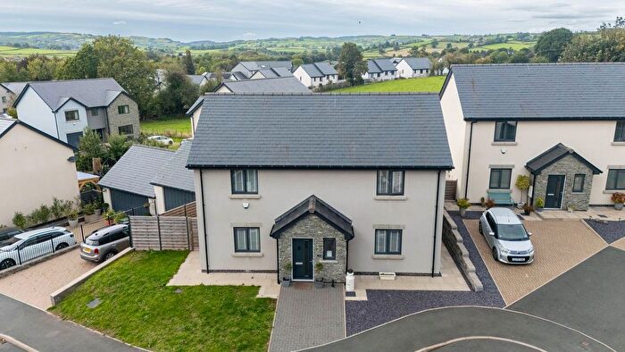 4 Bedroom Detached House For Sale In Hoggan Park, Brecon, LD3