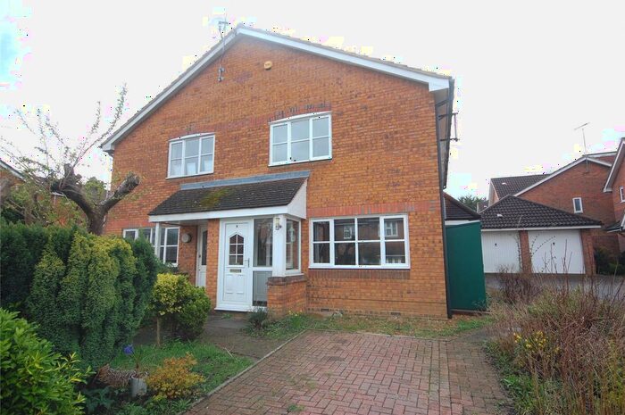 1 Bedroom Flat To Rent In Hemingford Close, North Finchley, N12