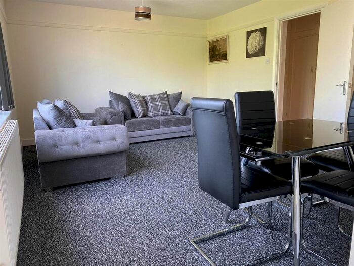 2 Bedroom Flat To Rent In Grosvenor Road, Earlsdon, Coventry, CV1