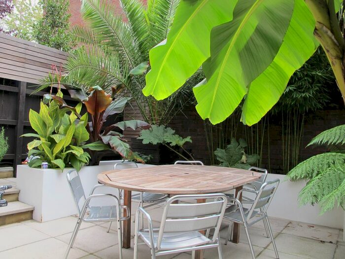 2 Bedroom Flat To Rent In Casterbridge, Dartmouth Close, London, W11